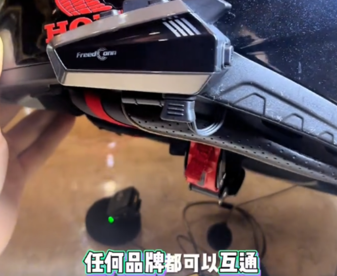 风噪终结者，车队灵魂麦！路翼刀锋，百元级价位，千元级享受，赶快开启你的听觉盛宴。